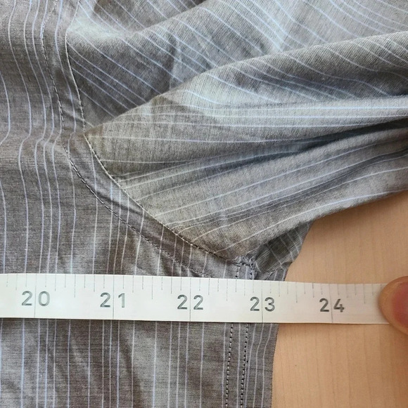 🇩🇪HUGO BOSS Grey Shirt, Light  Blue Lines - Picture 8 of 10